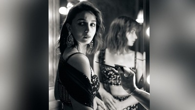 Assisted by hairstylist Mike Desir, Alia styled her shoulder-length tresses into soft curls, leaving them open in a side part to perfectly complement her head-turning look. (Instagram/@aliaabhatt) Assisted by hairstylist Mike Desir, Alia styled her shoulder-length tresses into soft curls, leaving them open in a side part to perfectly complement her head-turning look. (Instagram/@aliaabhatt)