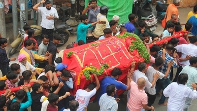 Preparations for the Rath Yatra in Varanasi a day before the event (Rajesh Kumar)