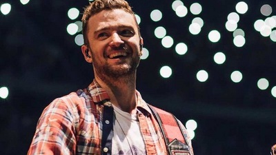 Justin Timberlake and Tiger Woods team up for luxury sports bar in St. Andrews, Scotland, expanding from successful NYC flagship. Justin Timberlake and Tiger Woods team up for luxury sports bar in St. Andrews, Scotland, expanding from successful NYC flagship.