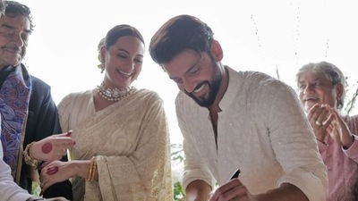 Shatrughan Sinha alleged 'smear campaign' against his family over Sonakshi's wedding.