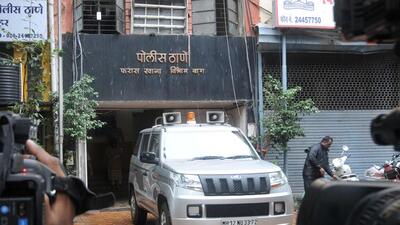 The complaint was lodged by Sameer Prakash Sawant, a police constable attached to Faraskhana traffic division, who was also at the spot. (HT PHOTO) The complaint was lodged by Sameer Prakash Sawant, a police constable attached to Faraskhana traffic division, who was also at the spot. (HT PHOTO)
