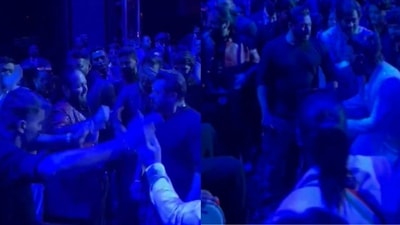 MS Dhoni and Hardik Pandya showed off their dance moves. MS Dhoni and Hardik Pandya showed off their dance moves.