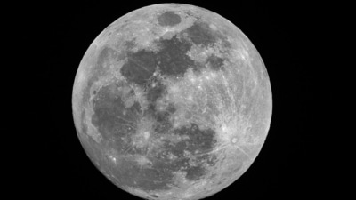 On July 5, at 6:57 p.m. ET, a new moon will rise in Cancer at 14 degrees. (Unsplash) On July 5, at 6:57 p.m. ET, a new moon will rise in Cancer at 14 degrees. (Unsplash)