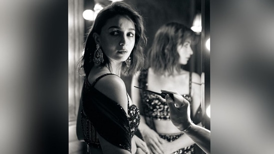 Assisted by hairstylist Mike Desir, Alia styled her shoulder-length tresses into soft curls, leaving them open in a side part to perfectly complement her head-turning look.(Instagram/@aliaabhatt)