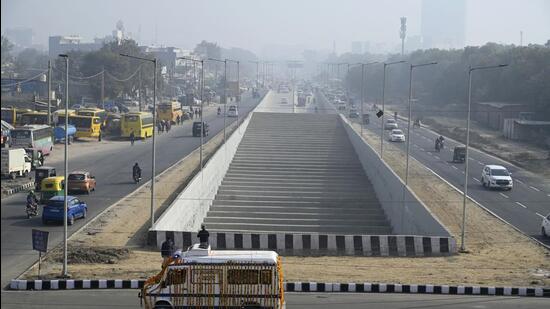 A GMDA official revealed plans to build a FOB on Old Delhi Gurugram Road, opposite the Maruti Suzuki factory’s main gate, to facilitate the movement of the large number of company workers and pedestrians. (HT Photo) A GMDA official revealed plans to build a FOB on Old Delhi Gurugram Road, opposite the Maruti Suzuki factory’s main gate, to facilitate the movement of the large number of company workers and pedestrians. (HT Photo)