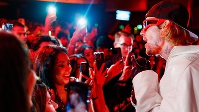 Justin had the entire crowd moving and singing along, creating an unforgettable night. Justin had the entire crowd moving and singing along, creating an unforgettable night.
