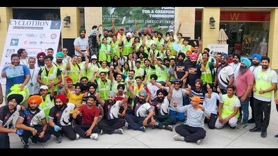 Participants of the cycle rally organised by an NGO in Ludhiana on Sunday (HT Photo)