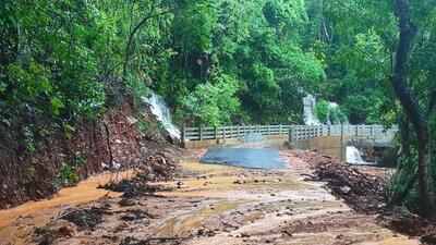 Torrential rainfall has triggered landslides and mudslides on the national highway 66 along the Mirjana-Sirsi road in Kumta taluk . (HT) Torrential rainfall has triggered landslides and mudslides on the national highway 66 along the Mirjana-Sirsi road in Kumta taluk . (HT)
