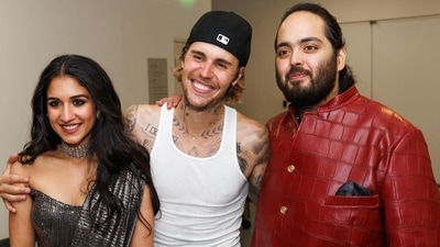 Justin Bieber posed with Radhika Merchant and Anant Ambani.