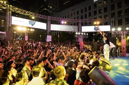 The packed venue at HT City Friday Jam Season 9 finale couldn’t stop swaying as MC Square belted out chartbusters such as Laado, Rom Rom, Ghani Syaani, Chehre, and Naina Ki Talwar. (Photo: HTBS) The packed venue at HT City Friday Jam Season 9 finale couldn’t stop swaying as MC Square belted out chartbusters such as Laado, Rom Rom, Ghani Syaani, Chehre, and Naina Ki Talwar. (Photo: HTBS)