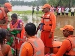 Close to 200 homes were flooded and 15-20 vehicles were submerged in and around the villages of Vasind and Gujarati Pada. HT Photo