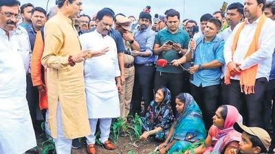 **EDS: IMAGE VIA @ShivSenaUBT_ ON SUNDAY, JULY 7, 2024** Shiv Sena (UBT) leader Uddhav Thackeray inspected the damaged farms and interacts with farmers, at Nipani in Chhatrapati Sambhajinagar district. (PTI Photo)(PTI07_07_2024_000290B) (PTI) **EDS: IMAGE VIA @ShivSenaUBT_ ON SUNDAY, JULY 7, 2024** Shiv Sena (UBT) leader Uddhav Thackeray inspected the damaged farms and interacts with farmers, at Nipani in Chhatrapati Sambhajinagar district. (PTI Photo)(PTI07_07_2024_000290B) (PTI)