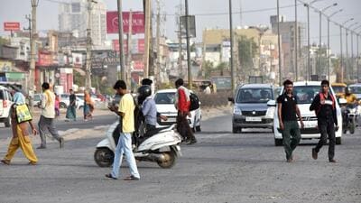 (Representational Image) The elevated road will have six lanes and it will have adequate entry and exit points for commuters on the 5.3 km stretch. (HT Photo) (Representational Image) The elevated road will have six lanes and it will have adequate entry and exit points for commuters on the 5.3 km stretch. (HT Photo)