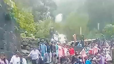 Tourists, trekkers evacuated amid heavy rain, Raigad Fort closed till July 31 Tourists, trekkers evacuated amid heavy rain, Raigad Fort closed till July 31