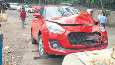 According to Khadki police, the incident happened during the wee hours of Monday when two constables on night duty were hit by a car. (HT PHOTO) According to Khadki police, the incident happened during the wee hours of Monday when two constables on night duty were hit by a car. (HT PHOTO)