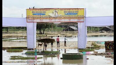 Hathras India - July 04 2024: People looking towards the pandal at the spot after the incident at Hathras Sikandra Rao Satya Sangh. in Hathras , India on Thursday, July 04 2024. (Photo by Sakib Ali/Hindustan Times) Hathras India - July 04 2024: People looking towards the pandal at the spot after the incident at Hathras Sikandra Rao Satya Sangh. in Hathras , India on Thursday, July 04 2024. (Photo by Sakib Ali/Hindustan Times)