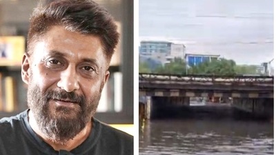 Vivek Agnihotri flags flooding of Andheri bridge Vivek Agnihotri flags flooding of Andheri bridge