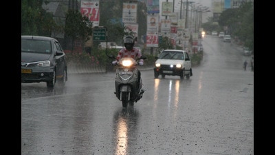 On Monday, Shivajinagar received 13 mm rainfall till 11pm even as the intensity of the rain increased thereafter. (HT PHOTO) On Monday, Shivajinagar received 13 mm rainfall till 11pm even as the intensity of the rain increased thereafter. (HT PHOTO)