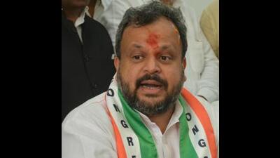 The Bhartiya Kisan Union (Shaheed Bhagat Singh) on Monday handed over a demand letter to Ambala Member of Parliament (MP) from Congress, Varun Chaudhary in Ambala City. (HT File) The Bhartiya Kisan Union (Shaheed Bhagat Singh) on Monday handed over a demand letter to Ambala Member of Parliament (MP) from Congress, Varun Chaudhary in Ambala City. (HT File)