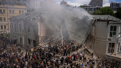 Emergency workers respond at the Okhmatdyt children's hospital hit by Russian missiles, in Kyiv, Ukraine, Monday, July 8, 2024. (AP) Emergency workers respond at the Okhmatdyt children's hospital hit by Russian missiles, in Kyiv, Ukraine, Monday, July 8, 2024. (AP)