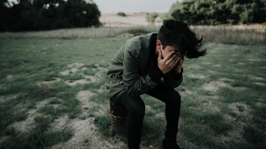 Safe people to connect with: We need to find safe people to surround us with and connect with them to seek help in difficult times.(Unsplash)