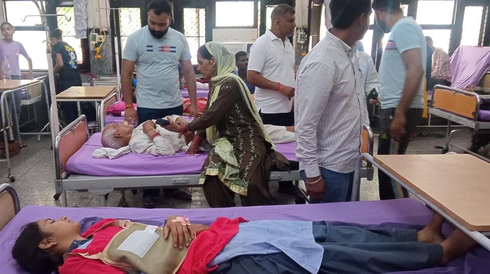 The injured passengers undergoing treatment at the civil hospital in Panchkula on Monday. (Sant Arora/Ht) The injured passengers undergoing treatment at the civil hospital in Panchkula on Monday. (Sant Arora/Ht)