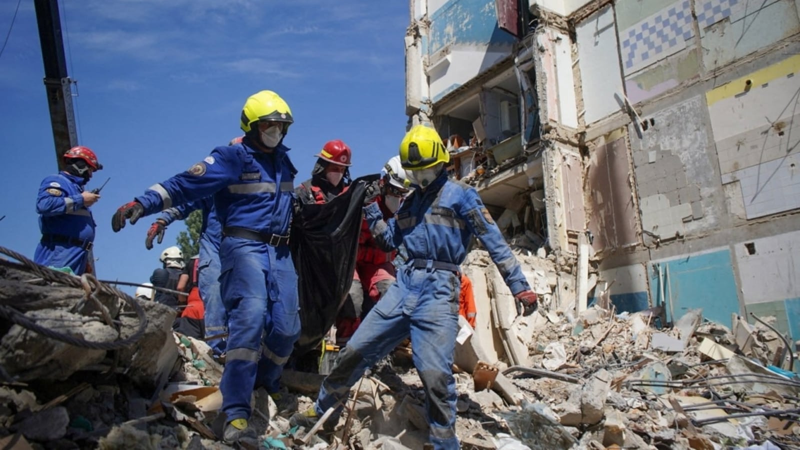 Ukraine: Mourning in Kyiv as rescuers clear rubble from children's hospital - Hindustan Times