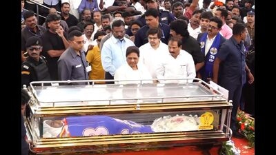 **EDS: SCREENSHOT VIA PTI VIDEOS** Chennai: Bahujan Samaj Party (BSP) chief Mayawati pays her last respects to the mortal remains of party leader K. Armstrong, who was hacked to death by a six-member gang, in Chennai, Sunday, July 7, 2024. (PTI Photo) (PTI) **EDS: SCREENSHOT VIA PTI VIDEOS** Chennai: Bahujan Samaj Party (BSP) chief Mayawati pays her last respects to the mortal remains of party leader K. Armstrong, who was hacked to death by a six-member gang, in Chennai, Sunday, July 7, 2024. (PTI Photo) (PTI)
