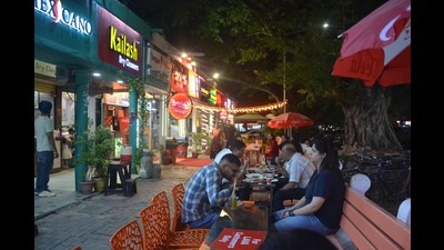 All 15 establishments are grocery stores and eateries. (Sant Arora/HT)