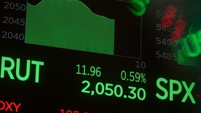 Wall Street traders sent stocks toward fresh all-time highs as signs of inflation cooling reinforced bets the Federal Reserve will be able to start cutting interest rates this year. (Bloomberg) Wall Street traders sent stocks toward fresh all-time highs as signs of inflation cooling reinforced bets the Federal Reserve will be able to start cutting interest rates this year. (Bloomberg)