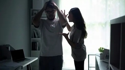Defensiveness: Often people defend themselves instead of taking responsibility for the mistakes made by them. This can push the partner away in a relationship. (Unsplash) Defensiveness: Often people defend themselves instead of taking responsibility for the mistakes made by them. This can push the partner away in a relationship. (Unsplash)