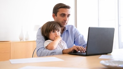 Post-covid parenting challenges: Here's how fathers can navigate work and family time (Image by pch.vector on Freepik) Post-covid parenting challenges: Here's how fathers can navigate work and family time (Image by pch.vector on Freepik)