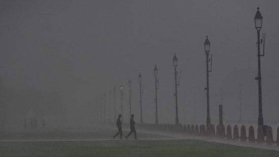 For Delhi, the Indian Meteorological Department (IMD) has forecast light to moderate rain with thunderstorm and lightning.(Raj K Rak/HT Photo)