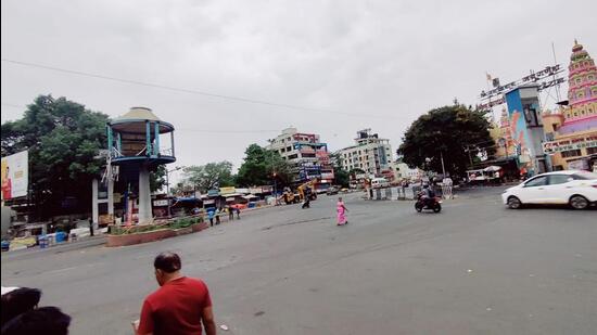 Vishrantwadi’s Mukundrao Ambedkar Square is a major junction leading to Dhanori and the airport, frequently plagued by traffic jams. (HT FILE)