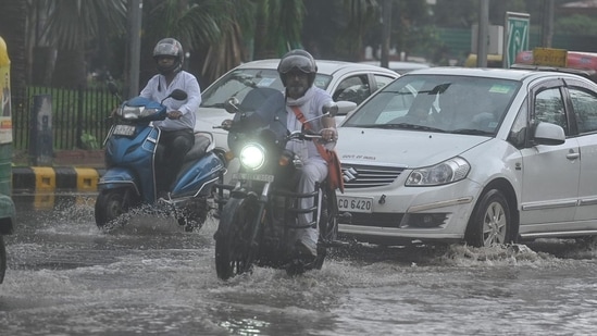 A few roads reported waterlogging after brief spell of rains on Tuesday.(Raj K Rak/HT Photo)