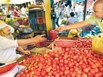 Tomato prices have shot up across India with retail price around <span class='webrupee'>₹</span>90/kg in Delhi and National Capital Region. (HT Photo) Tomato prices have shot up across India with retail price around <span class='webrupee'>₹</span>90/kg in Delhi and National Capital Region. (HT Photo)
