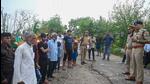 Keeping in mind the floods of last year, Noida police issued the alert on Wednesday, to minimise risk to life. (Sunil Ghosh/HT Photo) Keeping in mind the floods of last year, Noida police issued the alert on Wednesday, to minimise risk to life. (Sunil Ghosh/HT Photo)