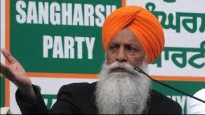 “They should immediately open the barricades and if the farmers march towards Delhi, police can arrest them or take any other legal action. Above all, there should be a dialogue to resolve the impasse,” said Haryana’s senior farmer leader Gurnam Singh Charuni. (HT File)