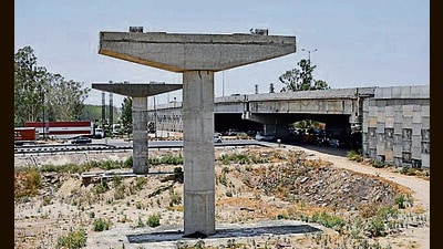 Farmers are reluctant in giving their lands for NHAI projects. (HT Photo) Farmers are reluctant in giving their lands for NHAI projects. (HT Photo)