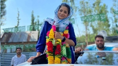 PDP’s chief Mehbooba Mufti’s daughter Iltija during a campaign rally. (Source: X) PDP’s chief Mehbooba Mufti’s daughter Iltija during a campaign rally. (Source: X)