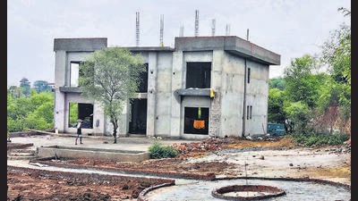 The demolition drive is aimed at razing nearly 800 unauthorised structures in the eco-sensitive Aravallis. (Parveen Kumar/HT PHOTO)