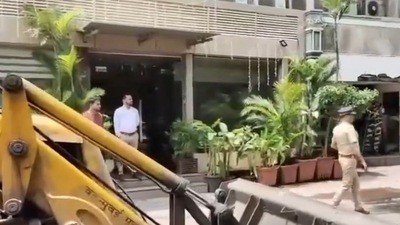 BMC demolishes Juhu bar where BMW hit-and-run case accused Mihir Shah drank liquor BMC demolishes Juhu bar where BMW hit-and-run case accused Mihir Shah drank liquor