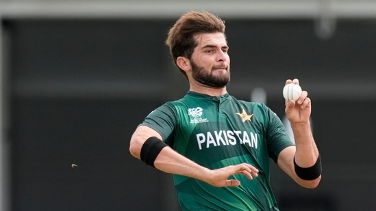 https://www.mobilemasala.com/sports/Gary-Kirsten-drops-bolt-from-the-blue-accuses-Shaheen-Afridi-of-misconduct-misbehaviour-with-coaches-Report-i279874