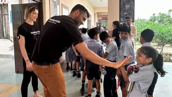 Zomato CEO Deepinder Goyal and his wife Grecia Munoz with children on the occasion of delivery giant's 16th birthday. (Instagram/@deepigoyal)