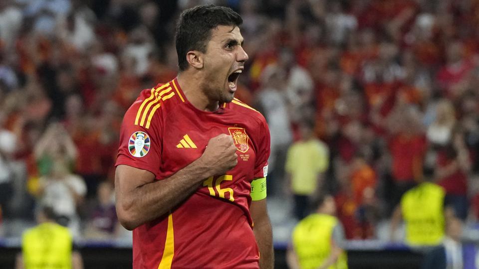 https://www.mobilemasala.com/sports/Euro-2024-Rodri-the-pilot-who-is-giving-Spain-wings-i279822