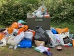 The man found useful items from the trash and sold them. The man found useful items from the trash and sold them.
