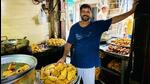 The most legendary among the classic pakoda-and-rain places in Delhi is the Khandani Pakodawala (since 1962) at Ring Road Market in Sarojini Nagar. (HT Photo) The most legendary among the classic pakoda-and-rain places in Delhi is the Khandani Pakodawala (since 1962) at Ring Road Market in Sarojini Nagar. (HT Photo)