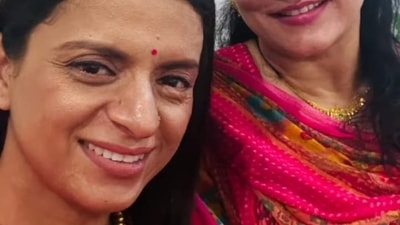 Rangoli took to Instagram to share a pic with her family member. Rangoli took to Instagram to share a pic with her family member.