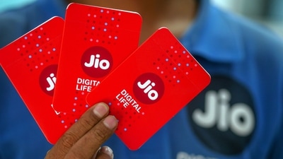Mobile sim card packets for Jio Platforms Ltd., a unit of Reliance Industries Ltd., in Mumbai, India. (Bloomberg) Mobile sim card packets for Jio Platforms Ltd., a unit of Reliance Industries Ltd., in Mumbai, India. (Bloomberg)