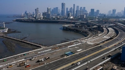 Mumbai, India. Mar 12,2024: Worli to Marine Drive 9.5 kilometres of the 10.58-kilometre Dharmveer Swarajya Rakshak Chhatrapati Sambhaji Maharaj Road (Coastal Road) opened to traffic for the public on Tuesday morning. Maharashtra Chief Minister Eknath Shinde inaugurated the first phase of the coastal road between Worli and Marine Drive on March 11.Mar 12,2024. (Photo by Raju Shinde/HT Photo) Mumbai, India. Mar 12,2024: Worli to Marine Drive 9.5 kilometres of the 10.58-kilometre Dharmveer Swarajya Rakshak Chhatrapati Sambhaji Maharaj Road (Coastal Road) opened to traffic for the public on Tuesday morning. Maharashtra Chief Minister Eknath Shinde inaugurated the first phase of the coastal road between Worli and Marine Drive on March 11.Mar 12,2024. (Photo by Raju Shinde/HT Photo)